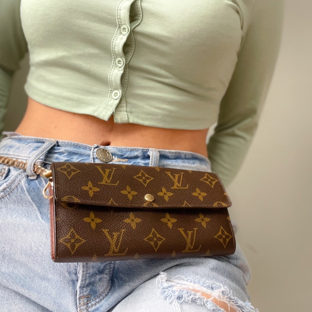 🍒✨Authentic Louis Vuitton wallet on chain 🍒✨ - Picture 9 of 16